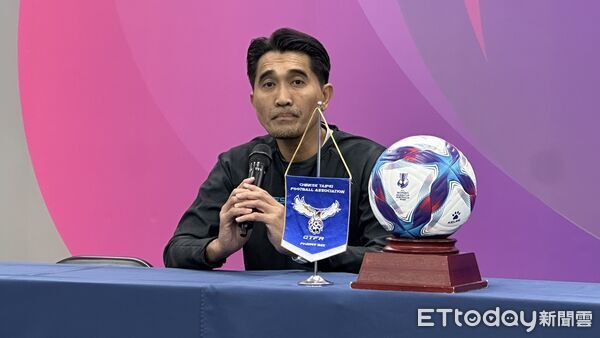 ▲中華女子足球隊泰國籍總教練查克摩爾（Prasobchoke Chokemor）、隊長陳英惠。（圖／記者蔡厚瑄攝）