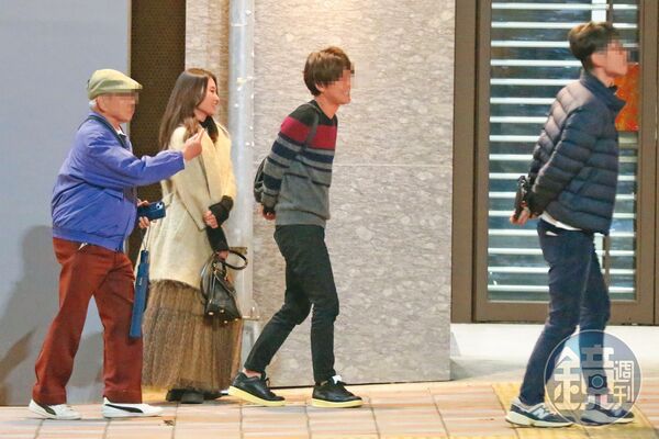 此行來台，麻衣和3名男子聚餐，據悉都是廠商，談論未來的商業合作。