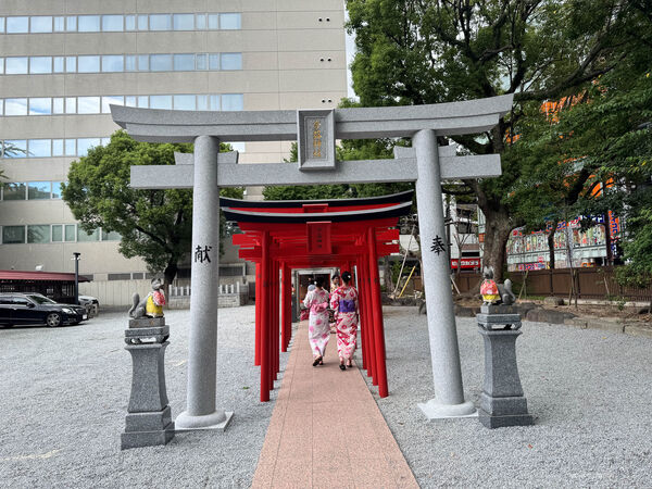 ▲▼福岡藍瓶咖啡、警固神社。（圖／部落客台南好Food遊授權提供）