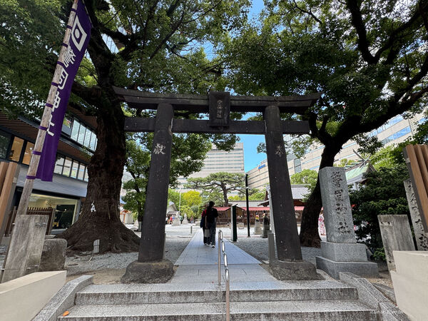 ▲▼福岡藍瓶咖啡、警固神社。（圖／部落客台南好Food遊授權提供）