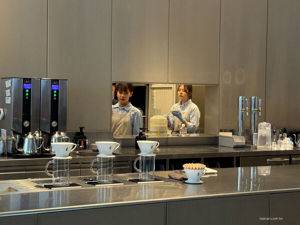▲▼福岡藍瓶咖啡、警固神社。（圖／部落客台南好Food遊授權提供）