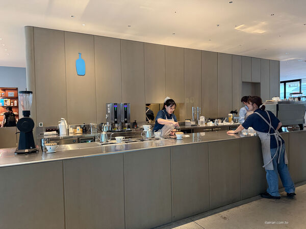 ▲▼福岡藍瓶咖啡、警固神社。（圖／部落客台南好Food遊授權提供）