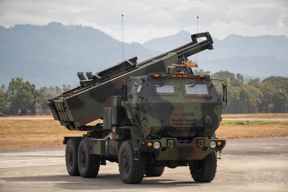 海馬士多管火箭遠距跨區增援 陸軍春節戰備秀新式戰力