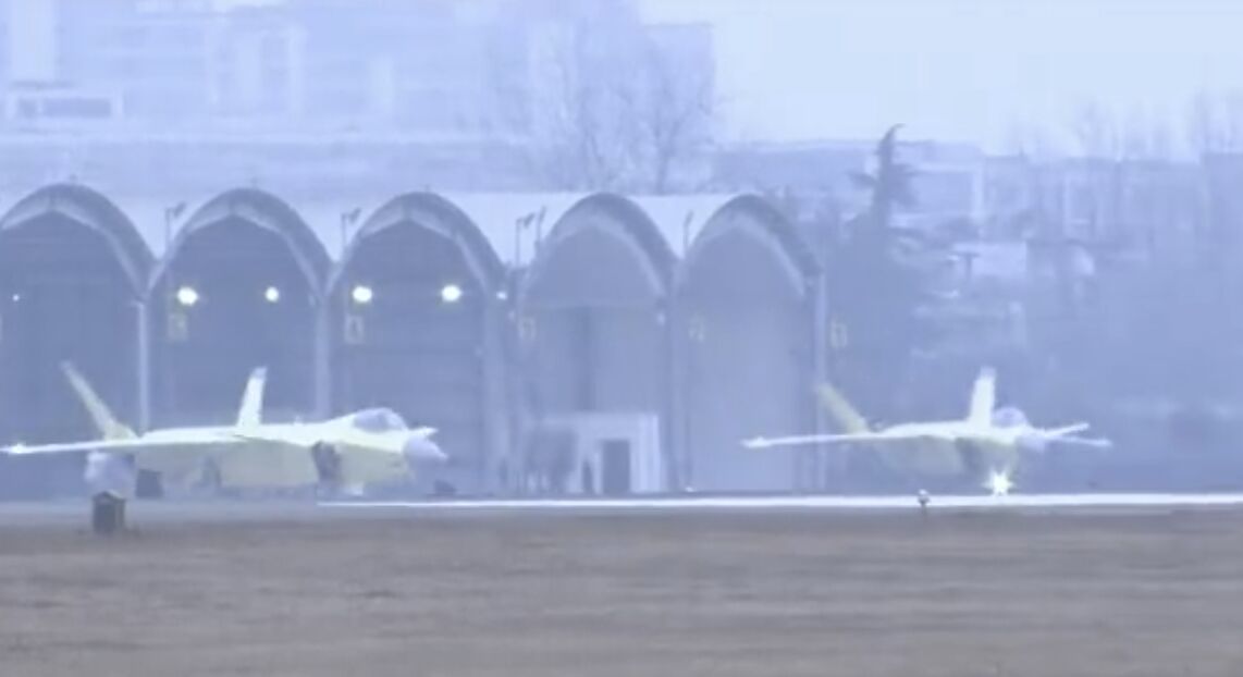 ▲殲-20A黃皮機試飛。（圖／翻攝微博）