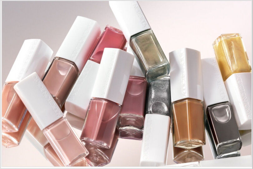 老花鏡竟變時髦神品？許路兒示範「逆齡妝容」：加了這光澤，網驚：這狀態根本20歲！