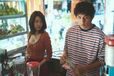 這媽媽不科學！曾莞婷「低胸爆乳」當王淨媽　談愛朱軒洋羞喊：沒想到這麼辣