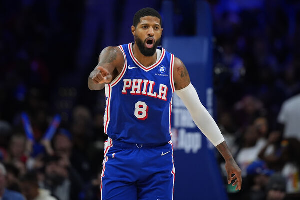 ▲七六人喬治狂轟32分，率隊主場痛宰公鹿。（圖／達志影像／美聯社） 