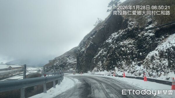 ▲▼台14甲線高海拔路段因積雪未融，翠峰至大禹嶺路段28日17時起車輛只出不進。（圖／公路局提供，下同）