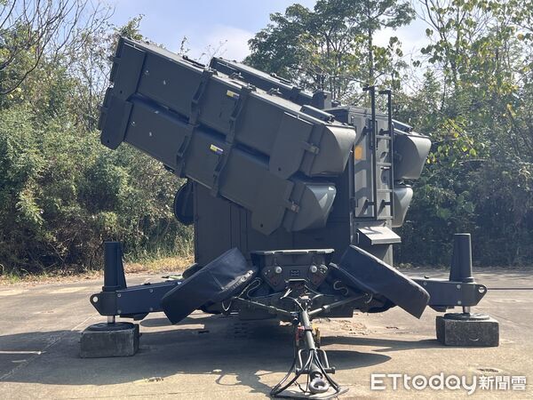 ▲空軍35快砲系統的麻雀飛彈發射架。（圖／記者蘇靖宸攝）