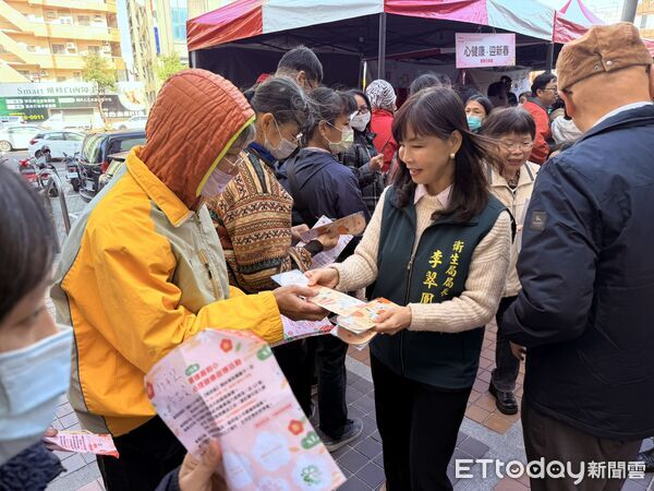 ▲台南市衛生局舉辦「新希望，秀出愛」新春開運義剪活動，吸引大批市民參與。（記者林東良翻攝，下同）