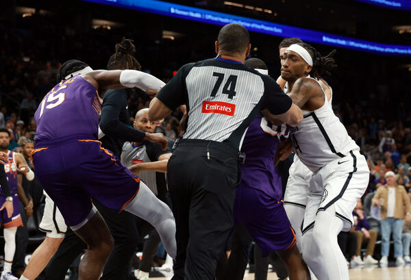 ▲太陽、籃網之戰爆發衝突，裁判共吹判5次技術犯規。（圖／路透）