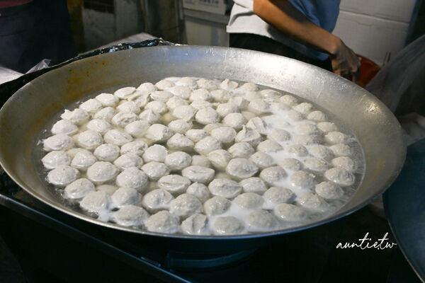 ▲▼智光黃昏市場虱目旗魚丸。（圖／部落客水晶安蹄不務正業過生活授權提供）
