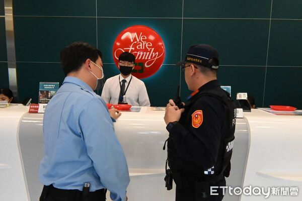 ▲▼    防搶、快打及攔截圍捕逼真上場「嘉市警」演練來真的   。（圖／嘉義市警局提供）