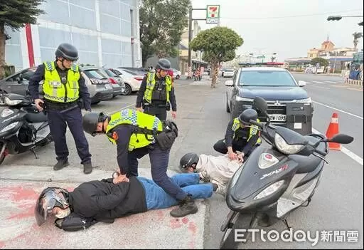 ▲▼    防搶、快打及攔截圍捕逼真上場「嘉市警」演練來真的   。（圖／嘉義市警局提供）