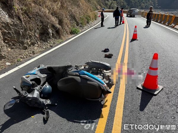 ▲▼ 南橫公路死亡車禍！機車 、自小客相撞　騎士搶救無效。（圖／記者賴文萱翻攝）