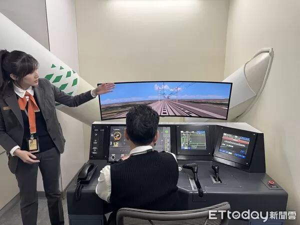 ▲▼高鐵引進4台「駕駛自學型模擬機」。（圖／記者李姿慧攝）