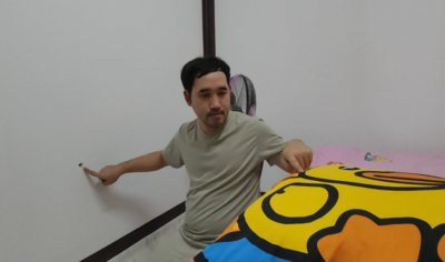 熟睡中「子彈射穿枕頭」！泰男奇蹟毫髮無傷　彈殼卡枕心