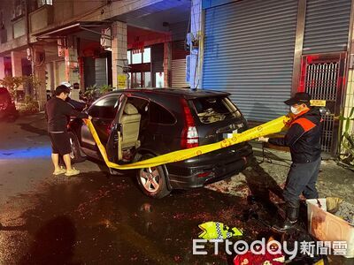旗山深夜巨響！與車主兒有糾紛　男狂放鞭炮「引火焚車」被逮