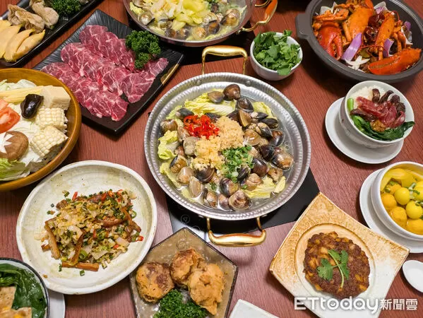 ▲如嫦 卜卜蜆．港式雞煲。（圖／記者黃士原攝）