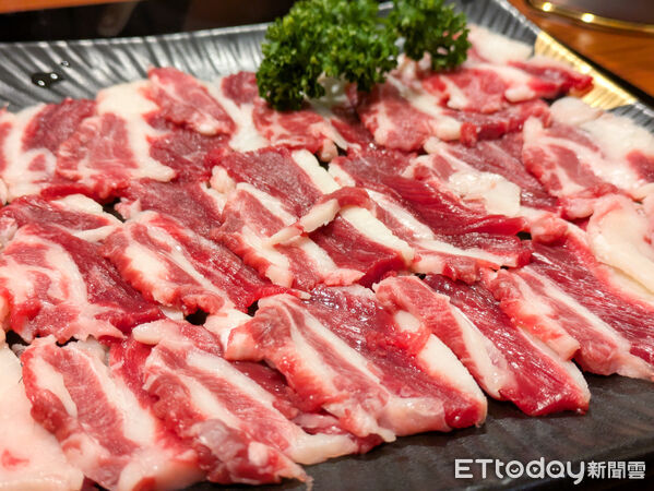 ▲如嫦 卜卜蜆．港式雞煲。（圖／記者黃士原攝）