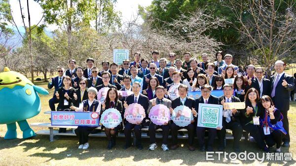 ▲暨大機車道上櫻花現況實景(攝影家李榮芳老師提供)。（圖／國際暨南國際大學提供）