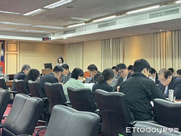 ▲▼交通部今於立法院交通委員會針對「115年度交通部及所屬單位預算未審對各單位業務各項交通建設推動之影響 」進行報告。（圖／記者周湘芸攝）