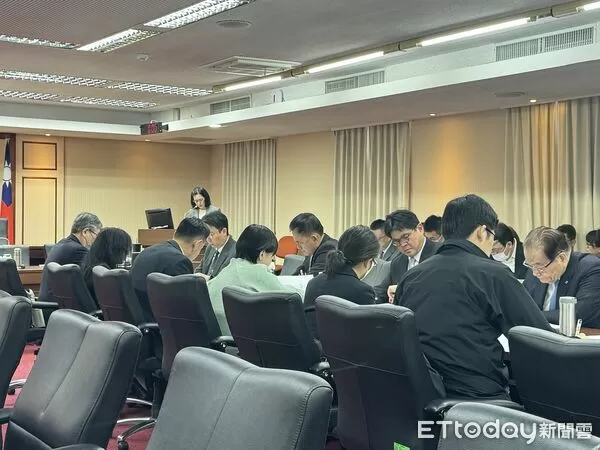 ▲▼交通部今於立法院交通委員會針對「115年度交通部及所屬單位預算未審對各單位業務各項交通建設推動之影響 」進行報告。（圖／記者周湘芸攝）