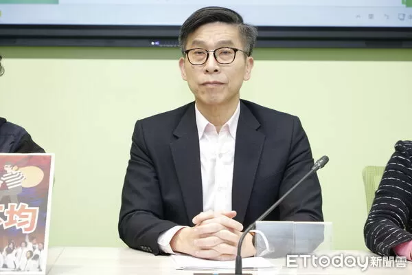 ▲▼民進黨立法院黨團召開記者會，幹事長鍾佳濱、副幹事長沈伯洋、立委范雲、張雅琳出席。（圖／記者湯興漢攝）