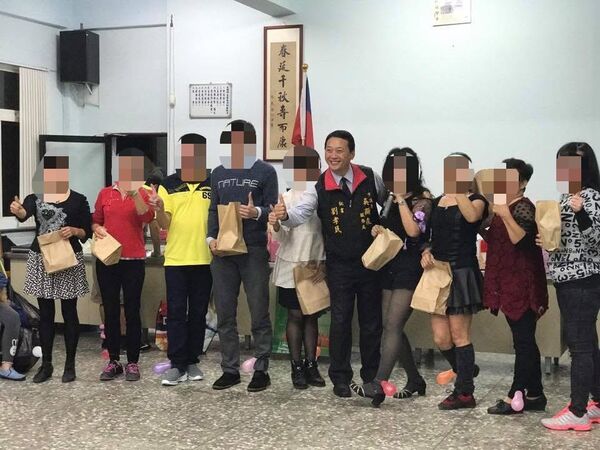 ▲▼李老師遭砍。（圖／翻攝前議員吳顯森）