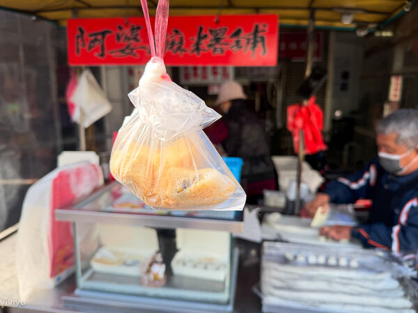 ▲▼鹿港阿婆現包現賣古早味麻糬。（圖／部落客viviyu提供）