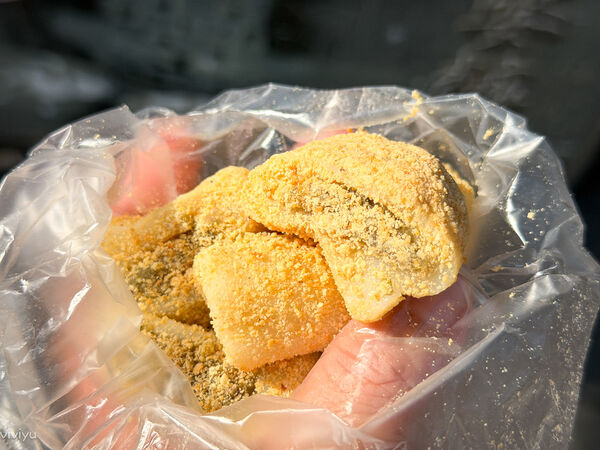 ▲▼鹿港阿婆現包現賣古早味麻糬。（圖／部落客viviyu提供）