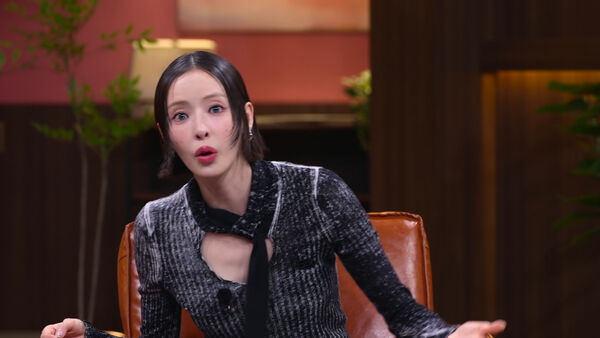 ▲▼《單身5》崔美娜秀「跳舞離開」找曖昧男聊天　李多熙怒了：很沒禮貌。（圖／翻攝自Netflix）