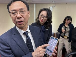 健保快易通首推「春節院所查詢」　過年生病找醫生更容易