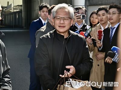 黃仁勳抵台先發養樂多、三明治　預計停留四天「首站去剪頭髮」　