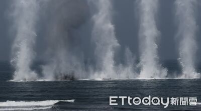 海軍春節戰備操演！海上阻絕爆破震撼人心　T112狙擊槍也公開亮相