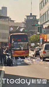 父欠600萬跑路債主不放過　衝便當店撒白紙喊「快還錢」
