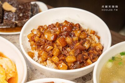 肥肉輕抿就化開！高雄60年肉燥飯老店進駐鹽埕　膠質豬腳必點