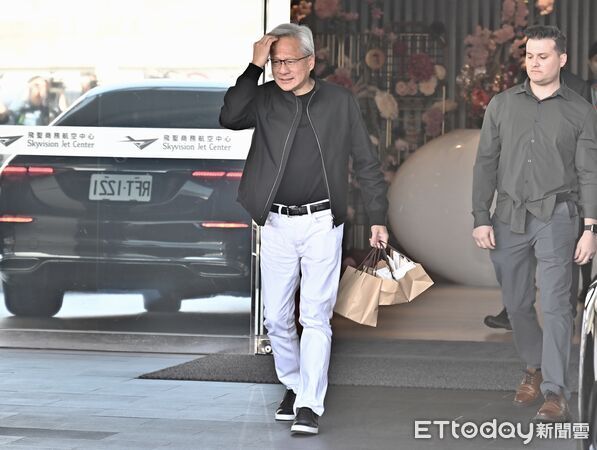 ▲▼輝達執行長黃仁勳抵台。（圖／記者李毓康攝）