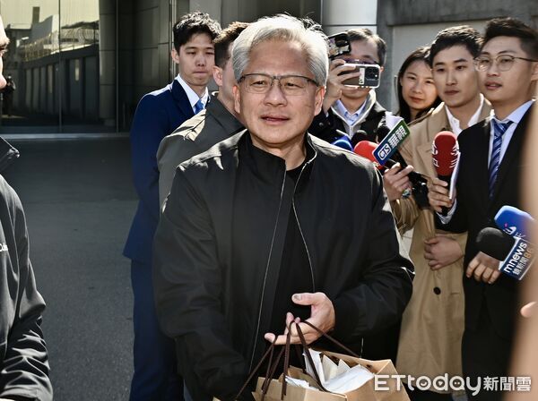 ▲▼輝達執行長黃仁勳抵台。（圖／記者李毓康攝）
