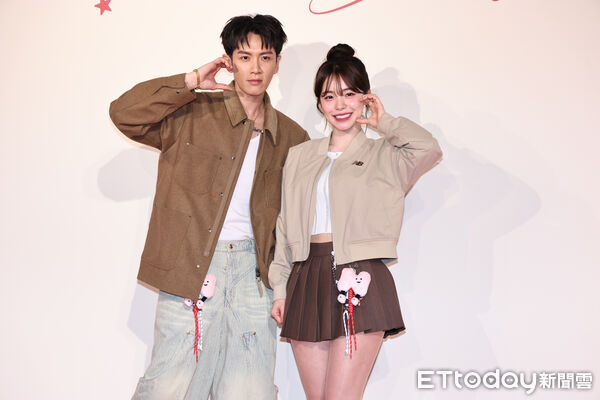 李多慧百褶裙搭NB鞋示範超甜開運穿搭　柯震東想找她當韓文家教