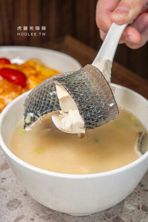 ▲▼鹽埕飄香近60年的老字號，必點肉燥飯配泰式荷包蛋。（圖／部落客虎麗提供）