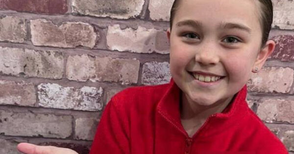 從沙灘撿回來的宇宙歷史！9歲女童拾獲45億年隕石　專家證實比地球還古老