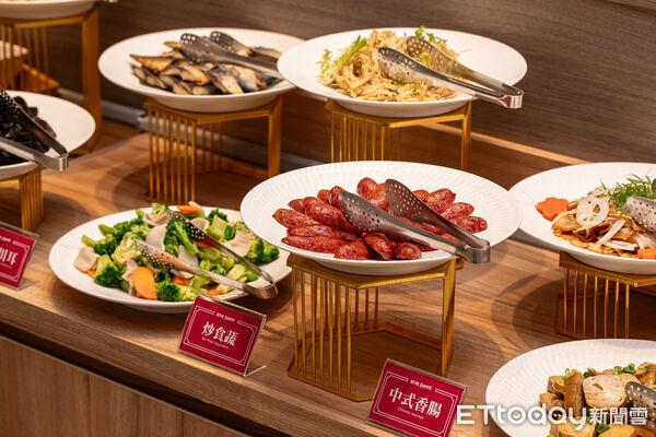 ▲20多道菜色無限供應　桃園「航棧Express」清粥小菜吃到飽300元有找。（圖／復空食品提供）