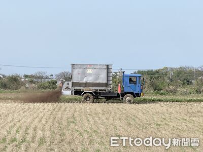 不用揹肥料了！科技農機下田　7公頃農田施肥一日完工