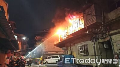 快訊／萬華民宅凌晨「陽台竄猛火」！　15住戶睡夢中驚慌逃生