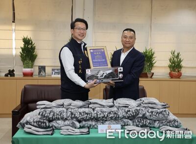 提升第一線執勤安全　熱心企業捐防割手套守護員警安全