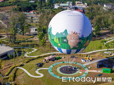 九九峰氦氣球漏夜組裝完成　充氣成形提前亮相