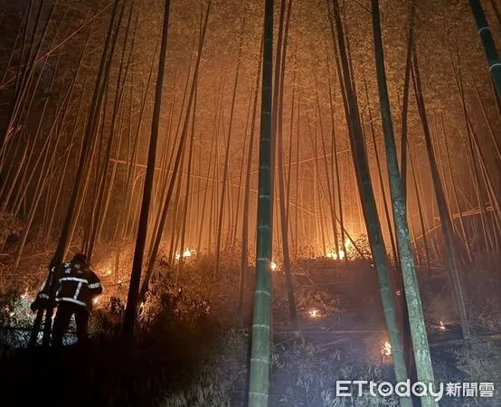 ▲雲林草嶺村驚傳山林火災。（圖／民眾提供）