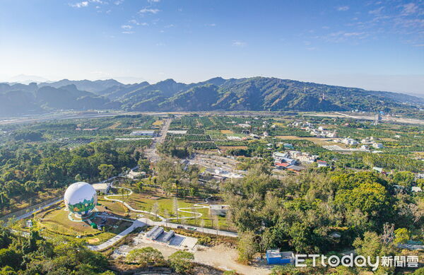 ▲九九峰氦氣球組裝完成，外型29日搶先曝光。（圖／南投縣政府提供）