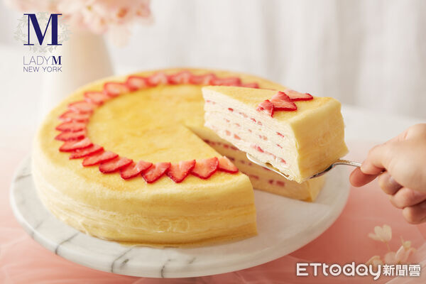 ▲▼「LADY M」草莓季限定人氣「草莓千層蛋糕」回歸。（圖／LADY M提供）